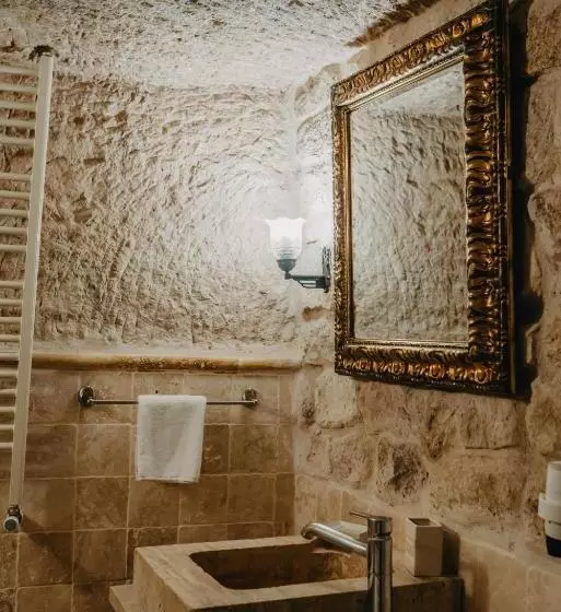 اتاق سوپریور, Meleklerevi Cave