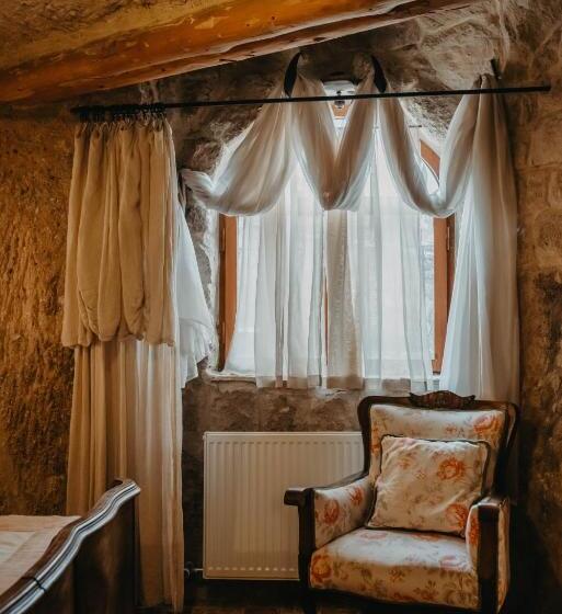 デラックスルーム, Meleklerevi Cave