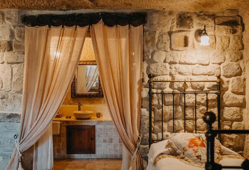 ジュニアスイート, Meleklerevi Cave