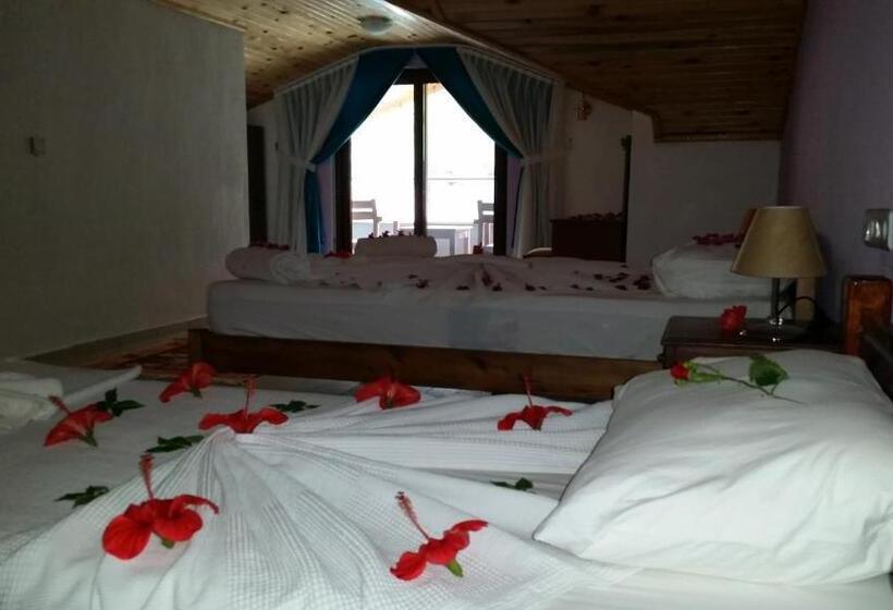 スタンダードトリプルルーム, Riverside