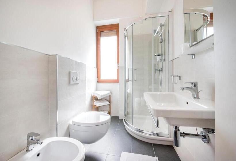 スタンダードトリプルルーム, Stella