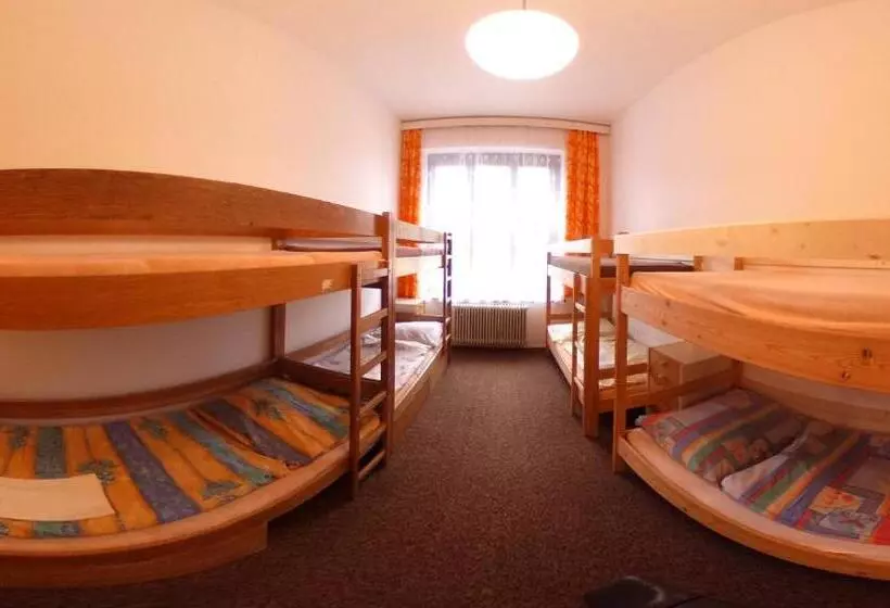 Vuode Makuusalissa, Penzion Heřmanice