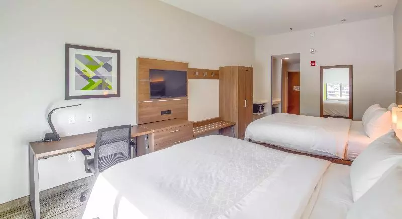 سوئیت برای معلولان, Holiday Inn Express Hotel & Suites Gulf Shores, An Ihg