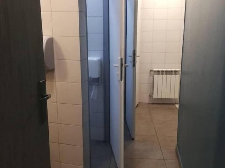 تختخواب در اتاق مشترک, Hostel One Momotown