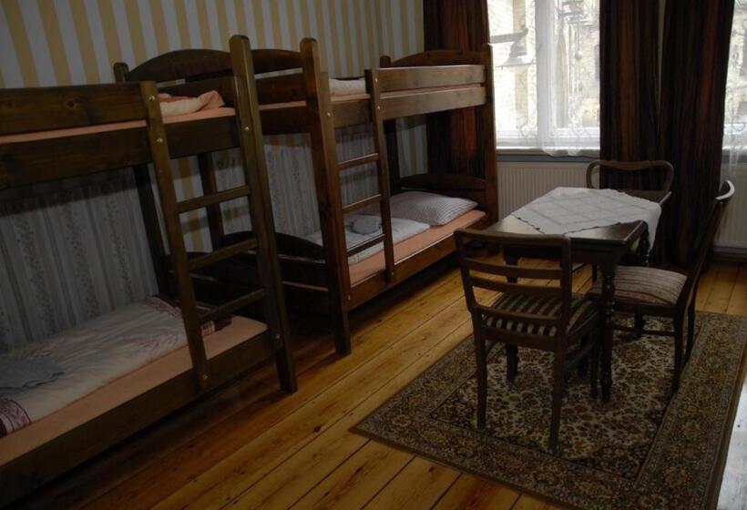 共用房间的床, Hostel, Pokoje Gościnne Mleczarnia   Ozonowane
