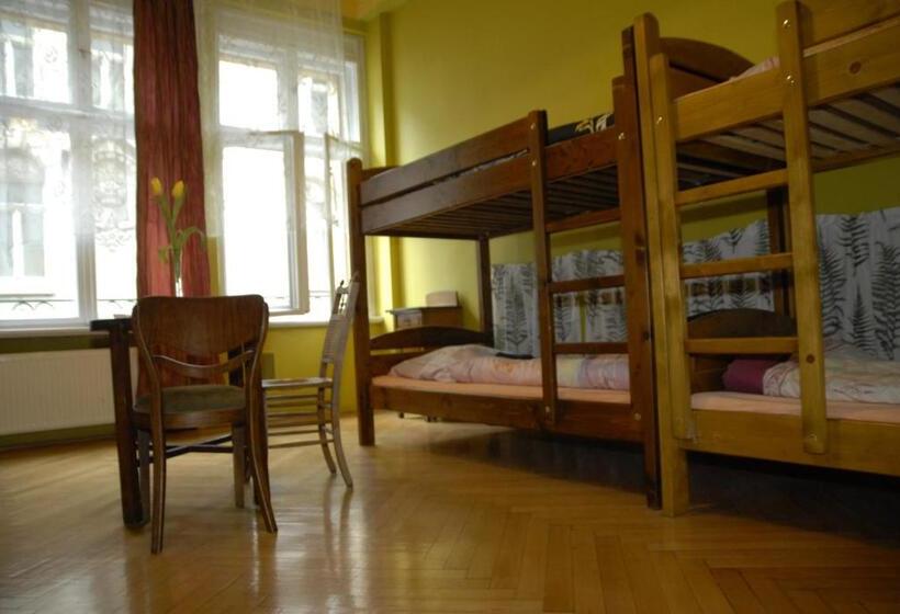 共用房间的床, Hostel, Pokoje Gościnne Mleczarnia   Ozonowane