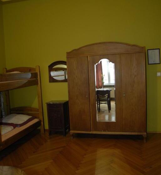 Кровать в Общей Комнате, Hostel, Pokoje Gościnne Mleczarnia   Ozonowane