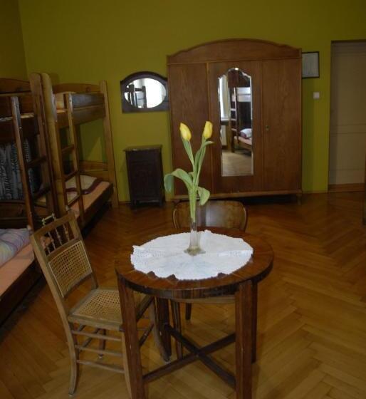 共用房间的床, Hostel, Pokoje Gościnne Mleczarnia   Ozonowane