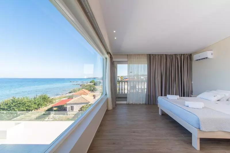 Deluxe Suite Sea View, Belussi Beach Hotel & Suites