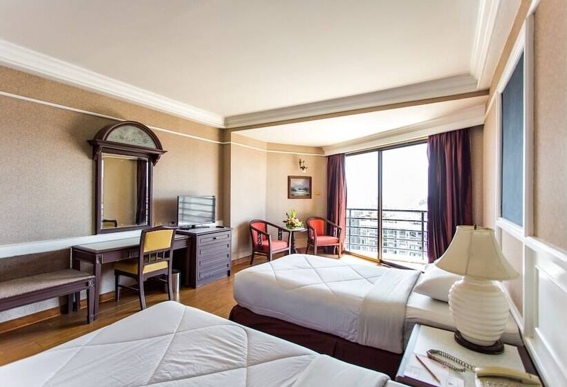 اتاق لوکس, First Pacific Hotel And Convention