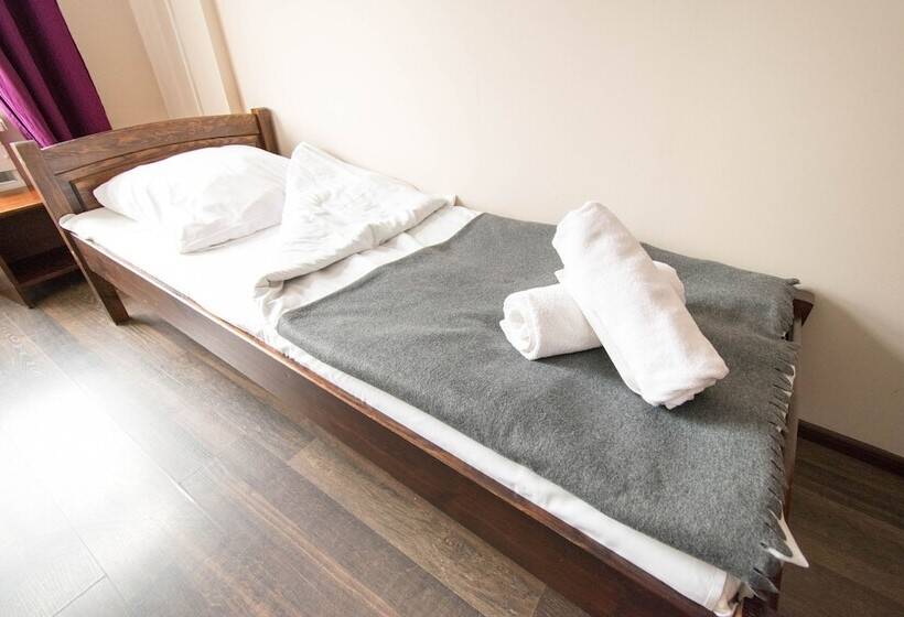 غرفة قياسية فردية, Royal Hostel