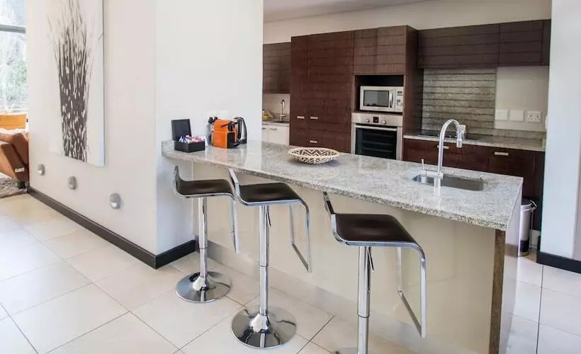 ３ベッドルームアパートメント, The Glen Apartments