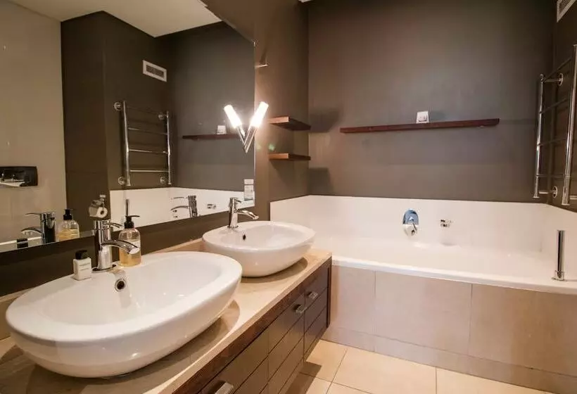 ３ベッドルームアパートメント, The Glen Apartments