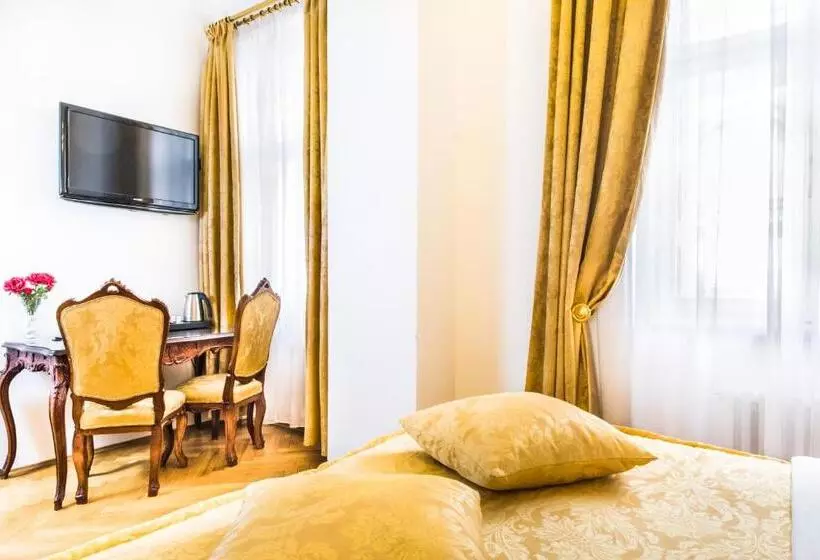 Standard-huone, Charles Bridge Palace