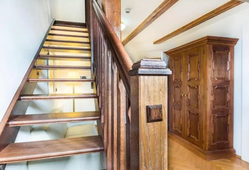 Duplex-sviitti, Charles Bridge Palace