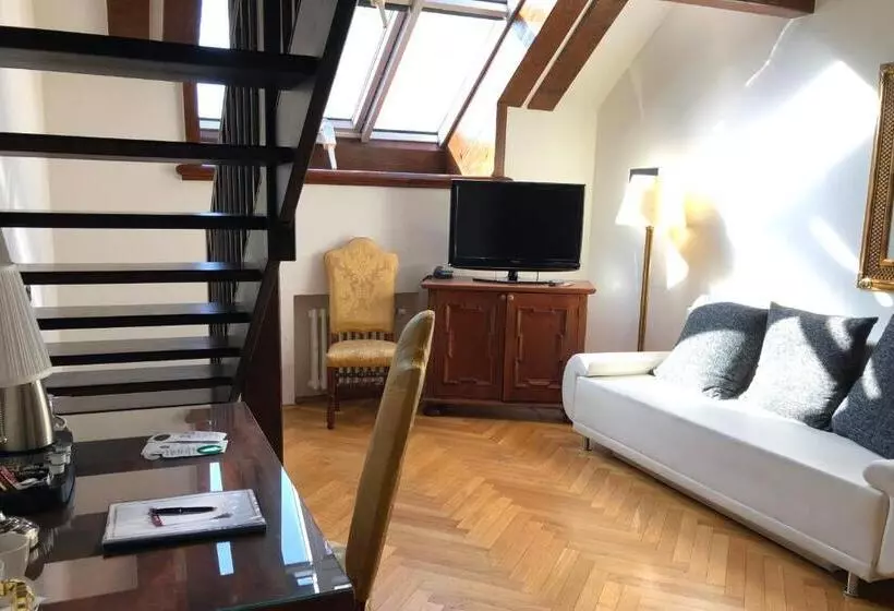 Duplex-sviitti, Charles Bridge Palace
