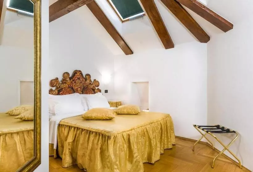Duplex-sviitti, Charles Bridge Palace