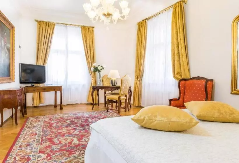 Standard-huone, Charles Bridge Palace
