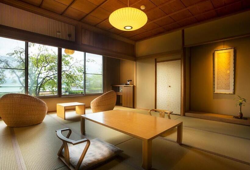 패밀리 룸, Kotohira Kadan