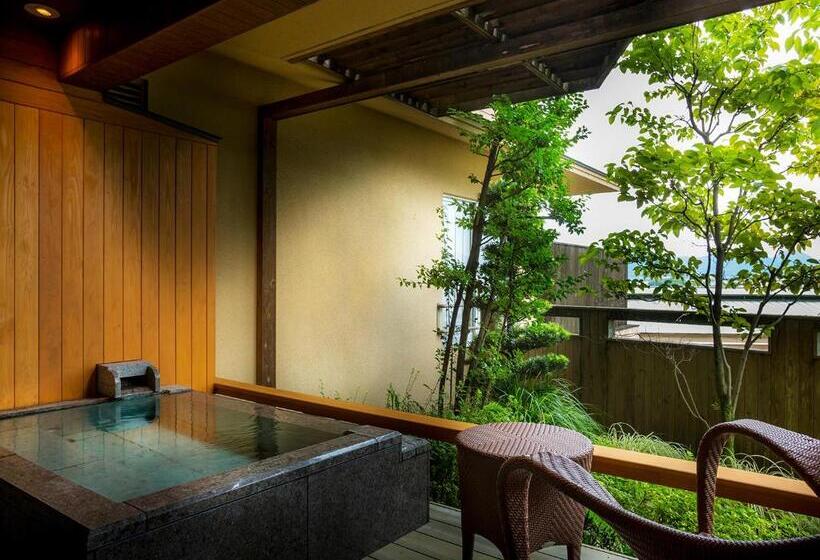 패밀리 룸, Kotohira Kadan