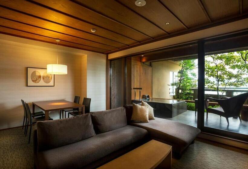 패밀리 룸, Kotohira Kadan