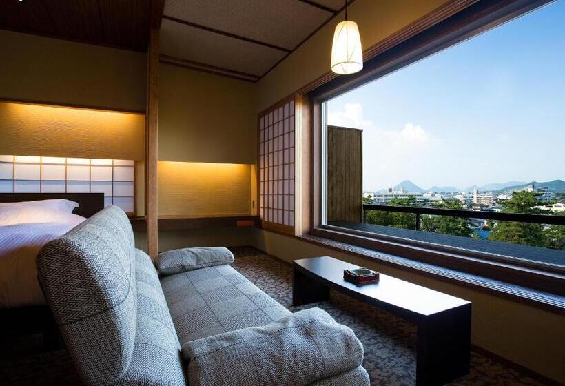 스탠다드 트리플 룸, Kotohira Kadan