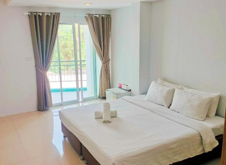 Номер Стандарт, Morakot Twin Chumphon
