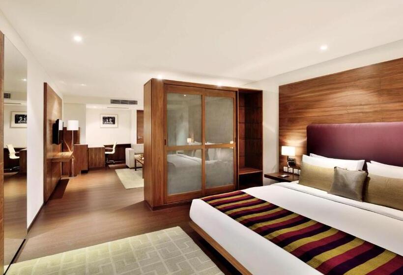Люкс Повышенной Комфортности, Radisson Blu Plaza Hotel Hyderabad Banjara Hills