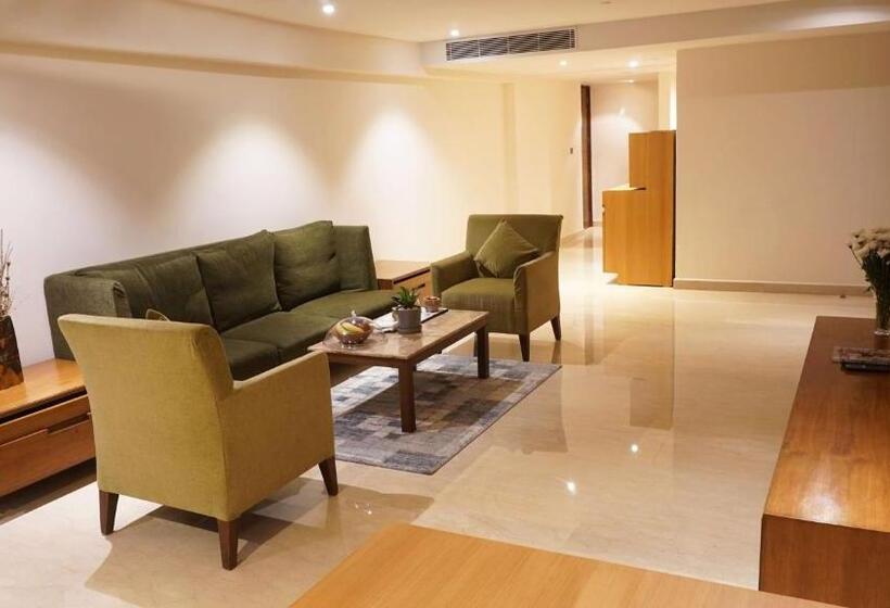 سوییت, Radisson Blu Plaza Hotel Hyderabad Banjara Hills