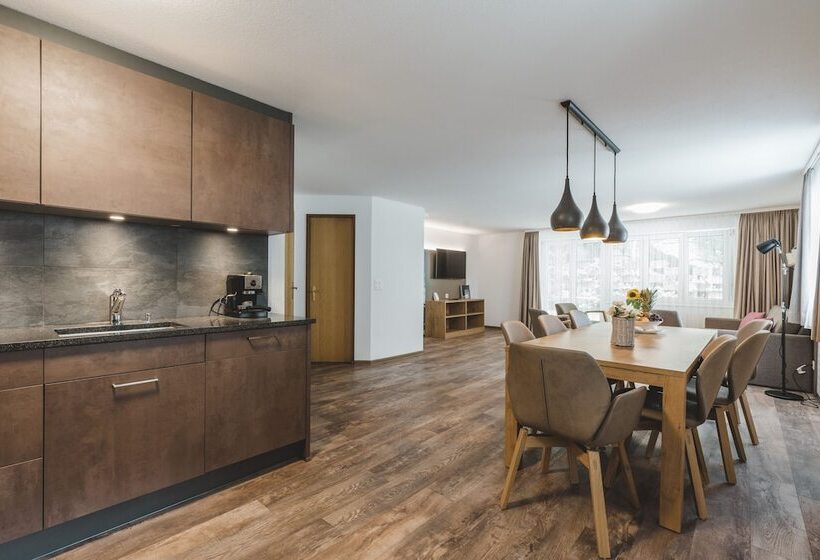 3ベッドルームアパートメント, Apartments Patricia