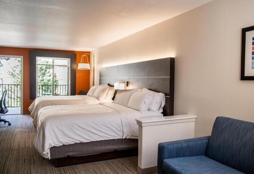 Люкс с Балконом, Holiday Inn Express & Suites Custer Mt Rushmore