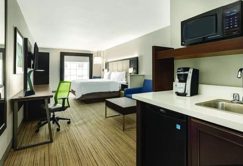 スイート, Holiday Inn Express Hotel & Suites Lawton Fort Sill, An Ihg