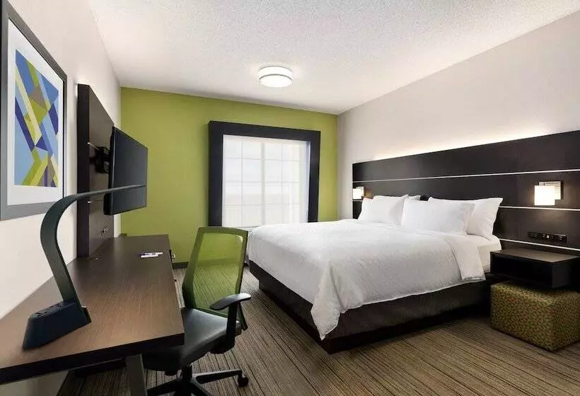 キングサイズベッドのスイートルーム, Holiday Inn Express Hotel & Suites Shawnee I 40, An Ihg
