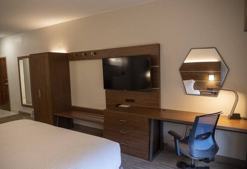 غرفه قياسيه سريرين مزدوجين, Holiday Inn Express & Suites Greenville Airport, An Ihg