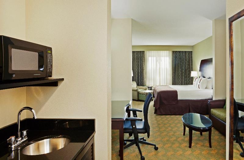 身障者適用キングサイズベッドルーム, Holiday Inn Rock Hill, An Ihg