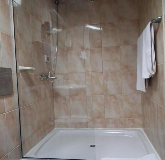 اتاق کلاسیک سه تخته, Kerber