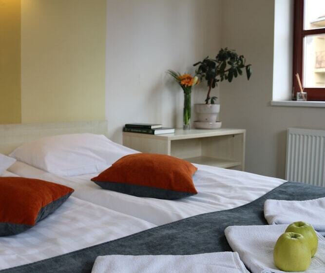 اتاق لوکس, Apple Economy Hotel