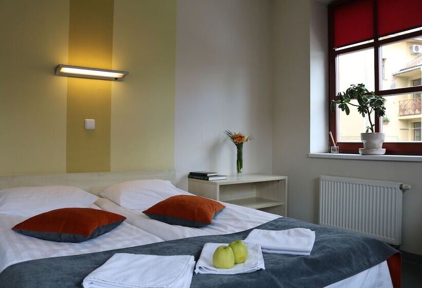 اتاق لوکس, Apple Economy Hotel