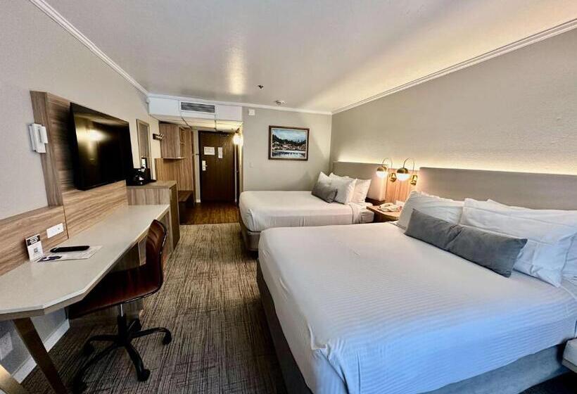 חדר סטנדרט עם מרפסת, Chateau Big Bear Boutique Hotel, Bw Signature Collection