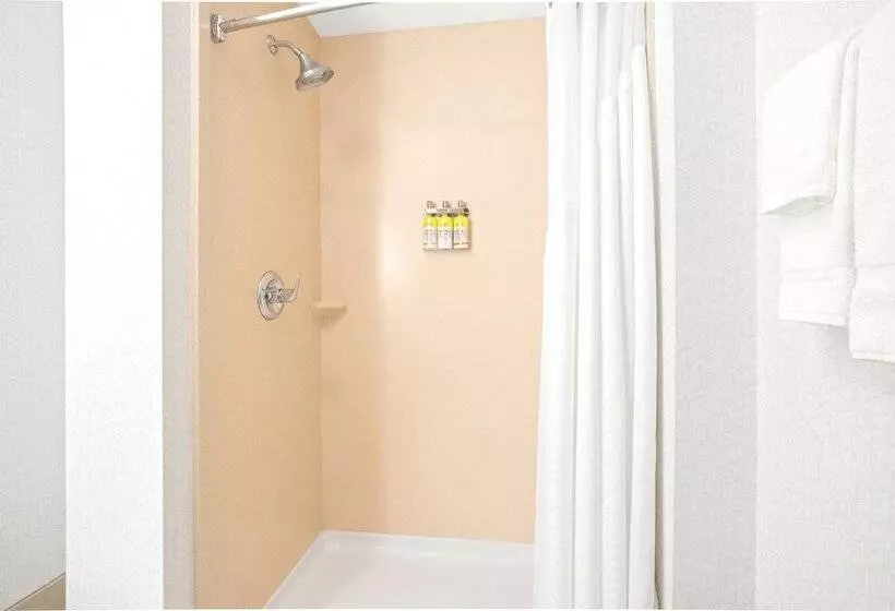 Sviitti Liikuntarajoitteisille, Holiday Inn Express Hotel & Suites Marysville, An Ihg