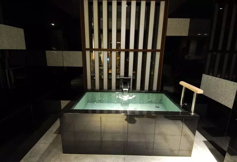 اتاق لوکس, Arima Onsen Taketoritei Maruyama