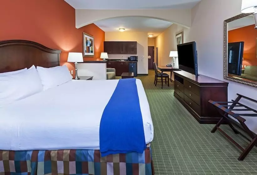Sviitti, Holiday Inn Express Hotel & Suites Henderson Traffic Star, An Ihg