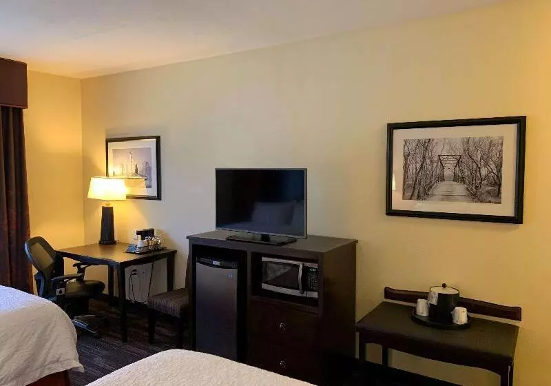 身障者適用スイートルーム, Holiday Inn Express & Suites Culpeper, An Ihg