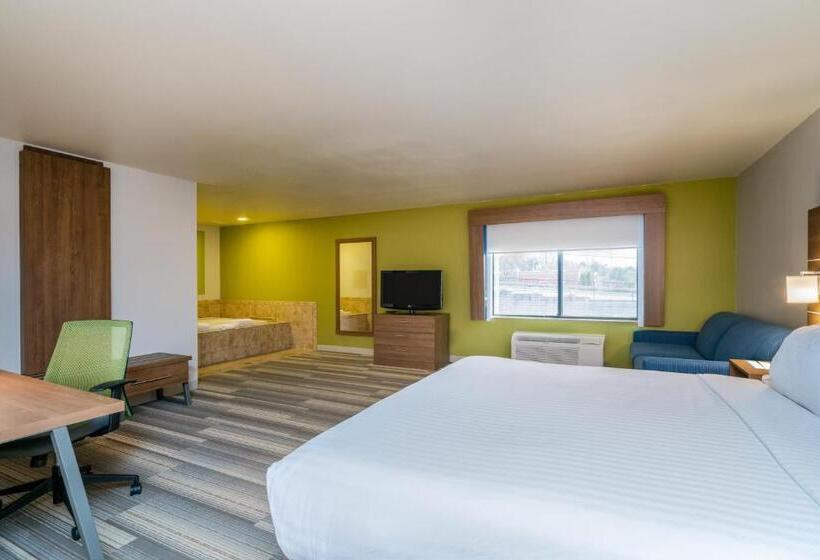 Президентский Люкс, Holiday Inn Express & Suites Rocky Mount Smith Mountain Lake, An Ihg