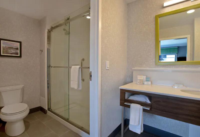 Люкс Адаптированный для Инвалидов, Holiday Inn Express Texas City, An Ihg