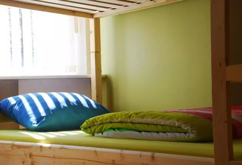 تختخواب در اتاق مشترک, The Monk S Bunk Kaunas