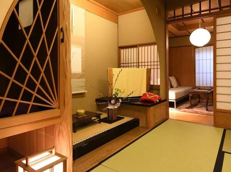 اتاق لوکس, Seikoro Ryokan   Established In 1831