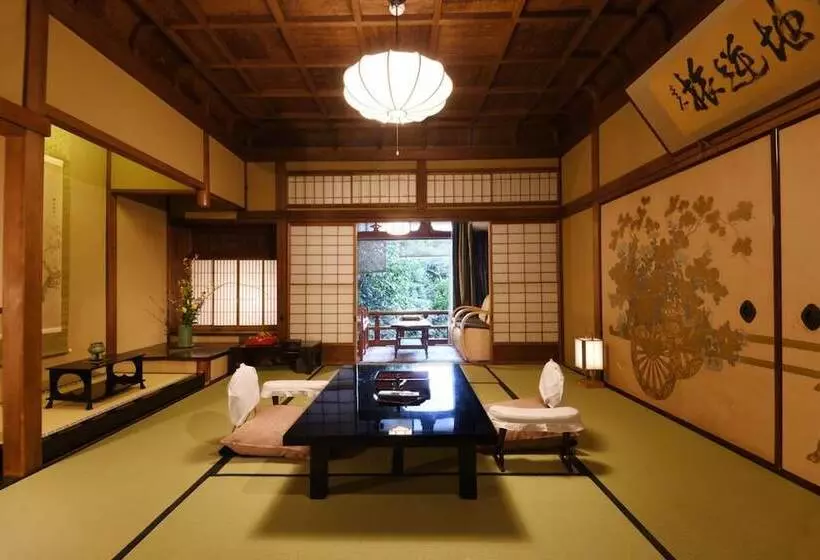 اتاق لوکس با چشم‌انداز باغ, Seikoro Ryokan   Established In 1831