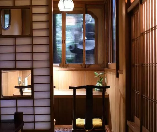 اتاق لوکس با چشم‌انداز باغ, Seikoro Ryokan   Established In 1831