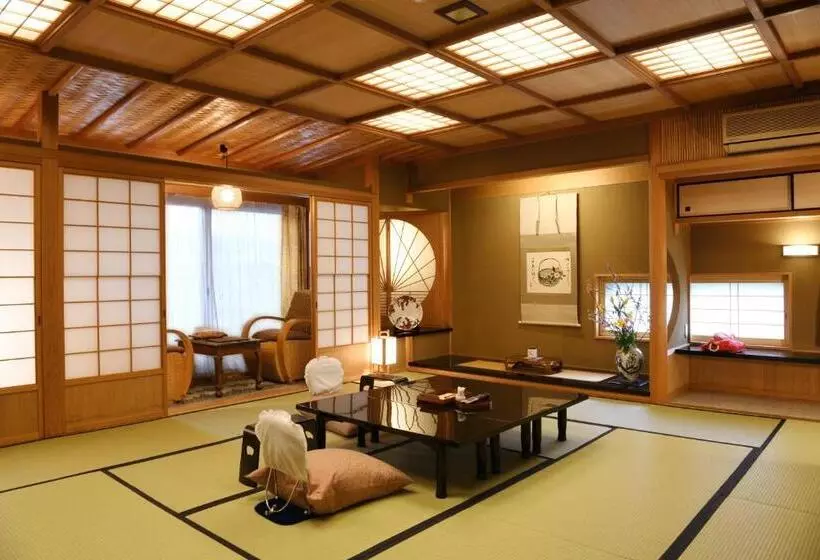 اتاق خانوادگی, Seikoro Ryokan   Established In 1831
